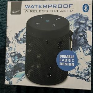 2 waterproof wireless speakers by Ilive. $15 EACH